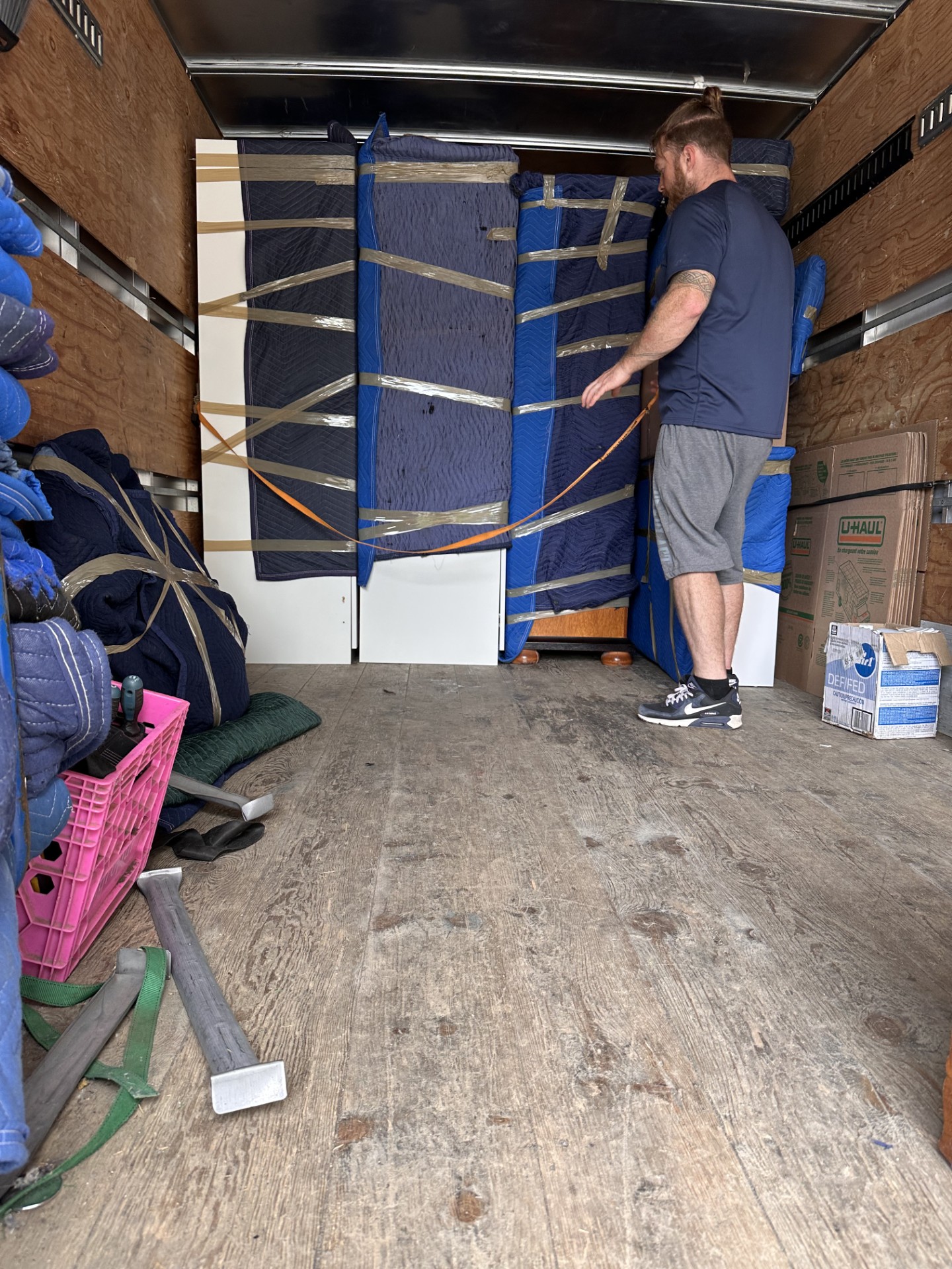 Moving pictures with trucks, boxes and movers