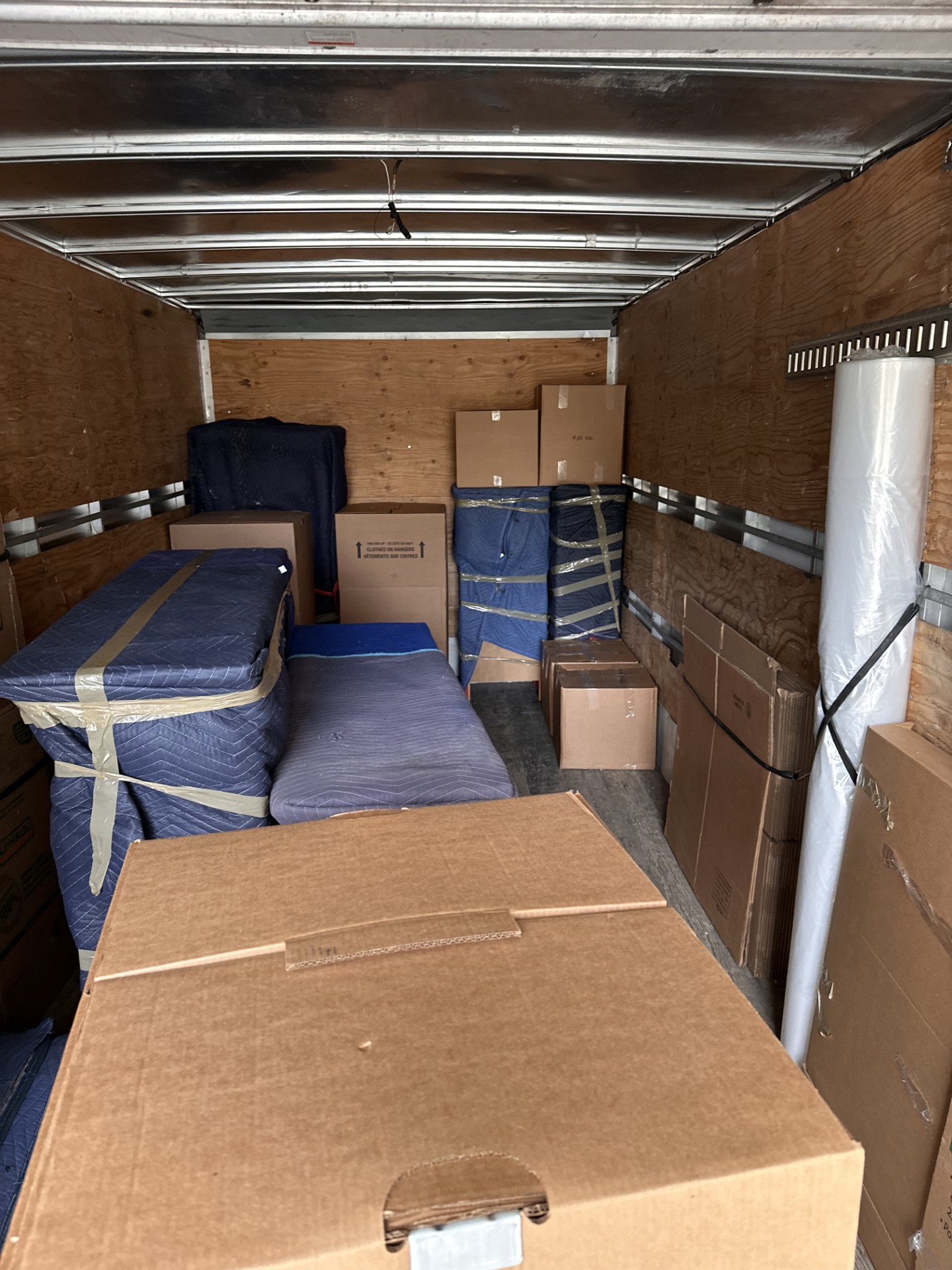 Moving pictures with trucks, boxes and movers