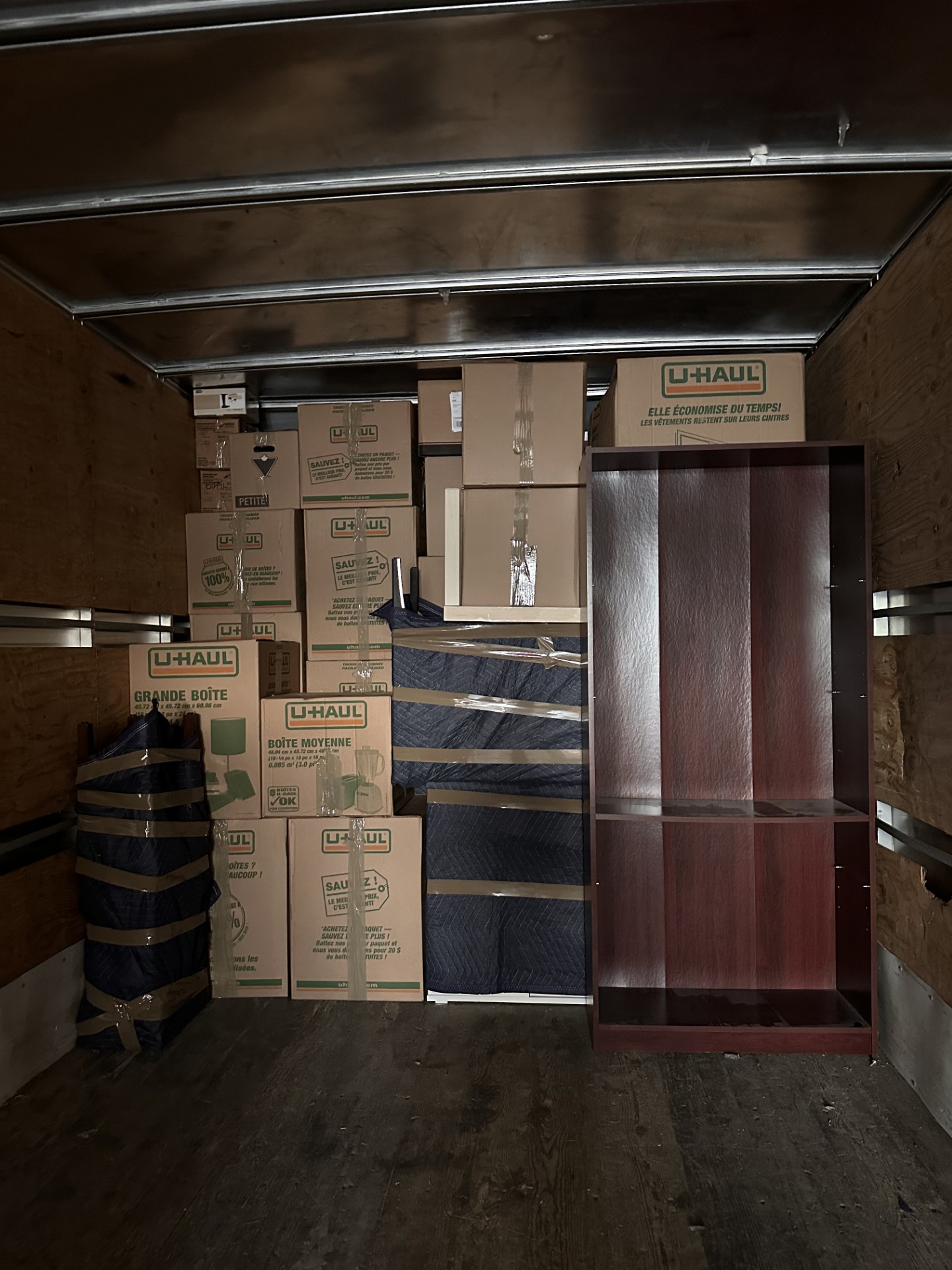 Moving pictures with trucks, boxes and movers