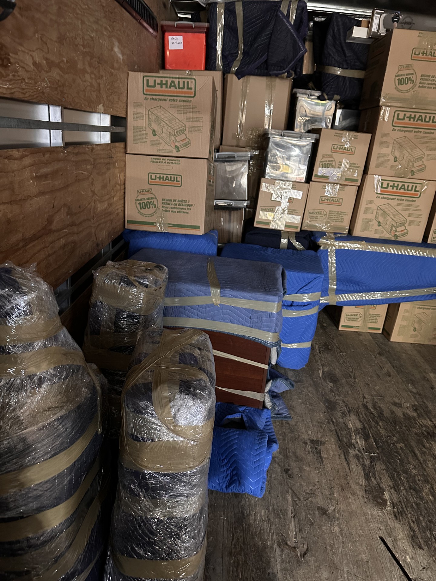 Moving pictures with trucks, boxes and movers