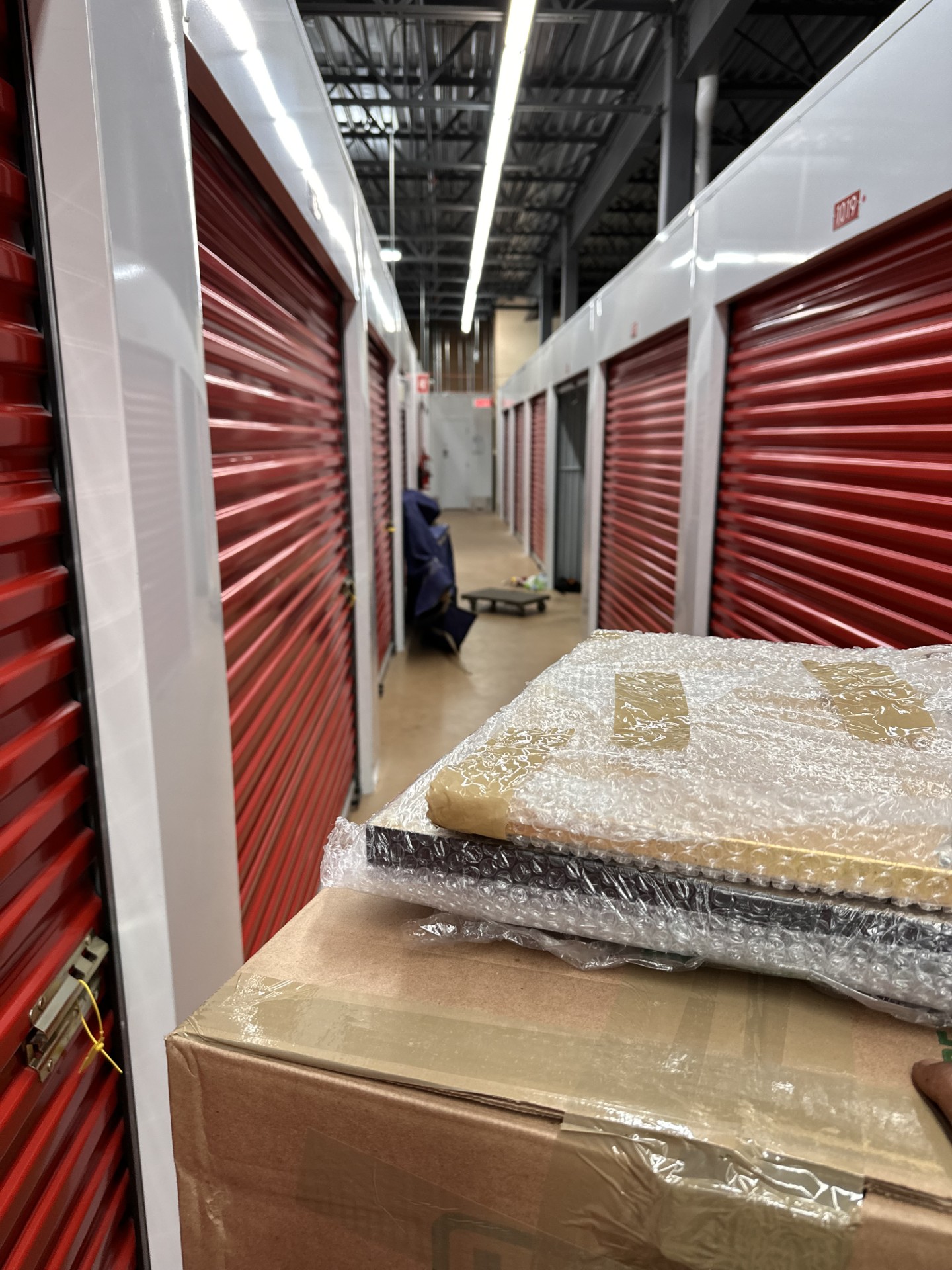 Moving pictures with trucks, boxes and movers