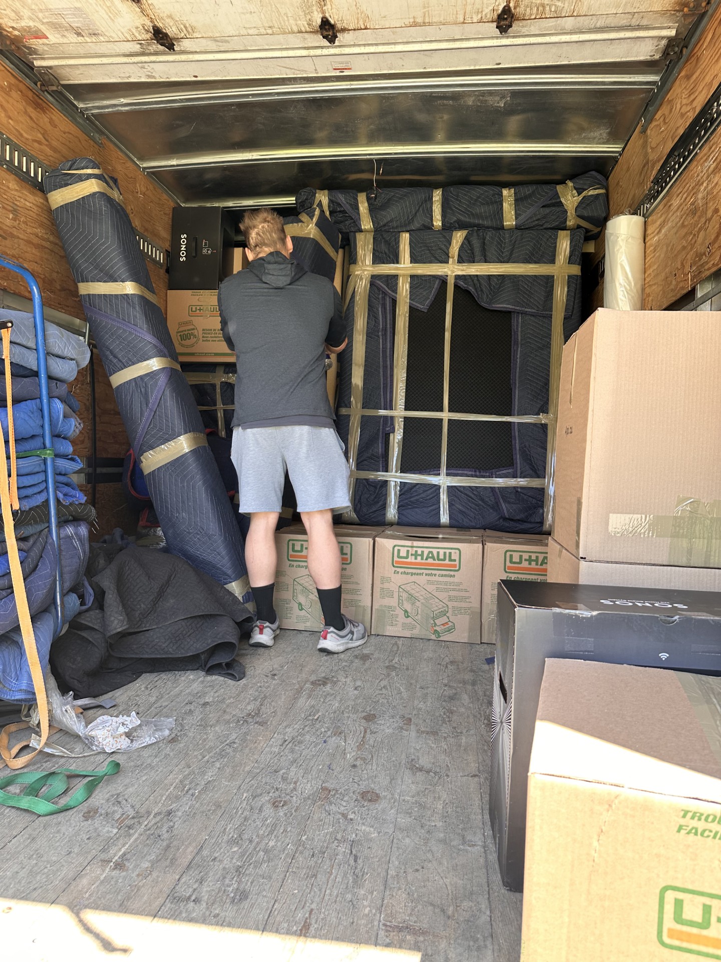 Moving pictures with trucks, boxes and movers