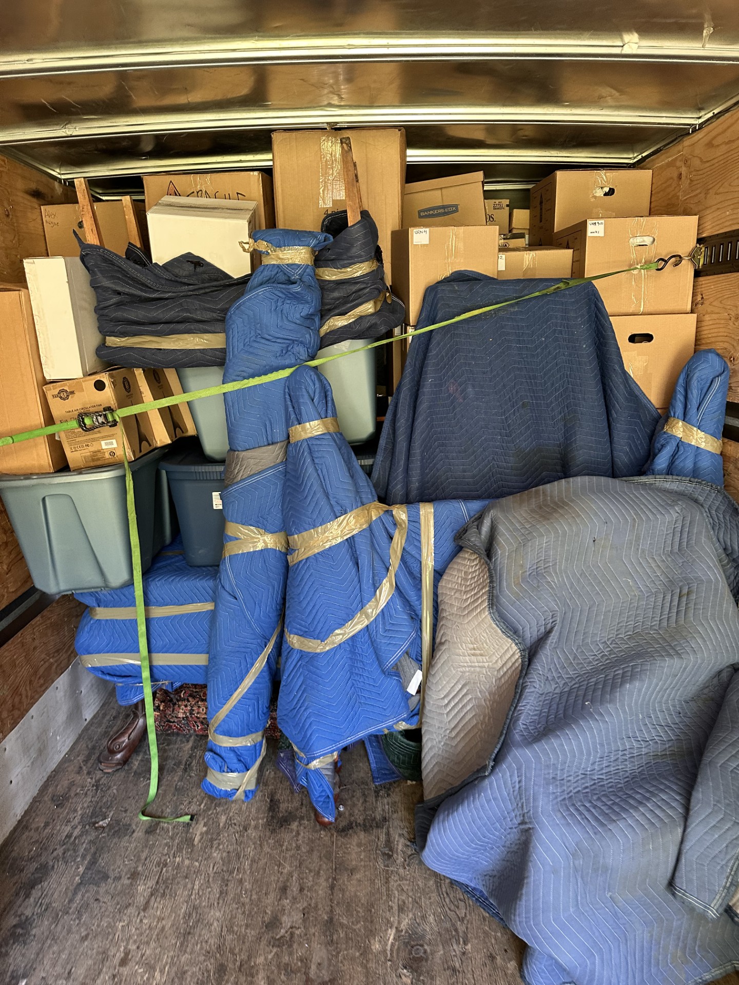 Moving pictures with trucks, boxes and movers