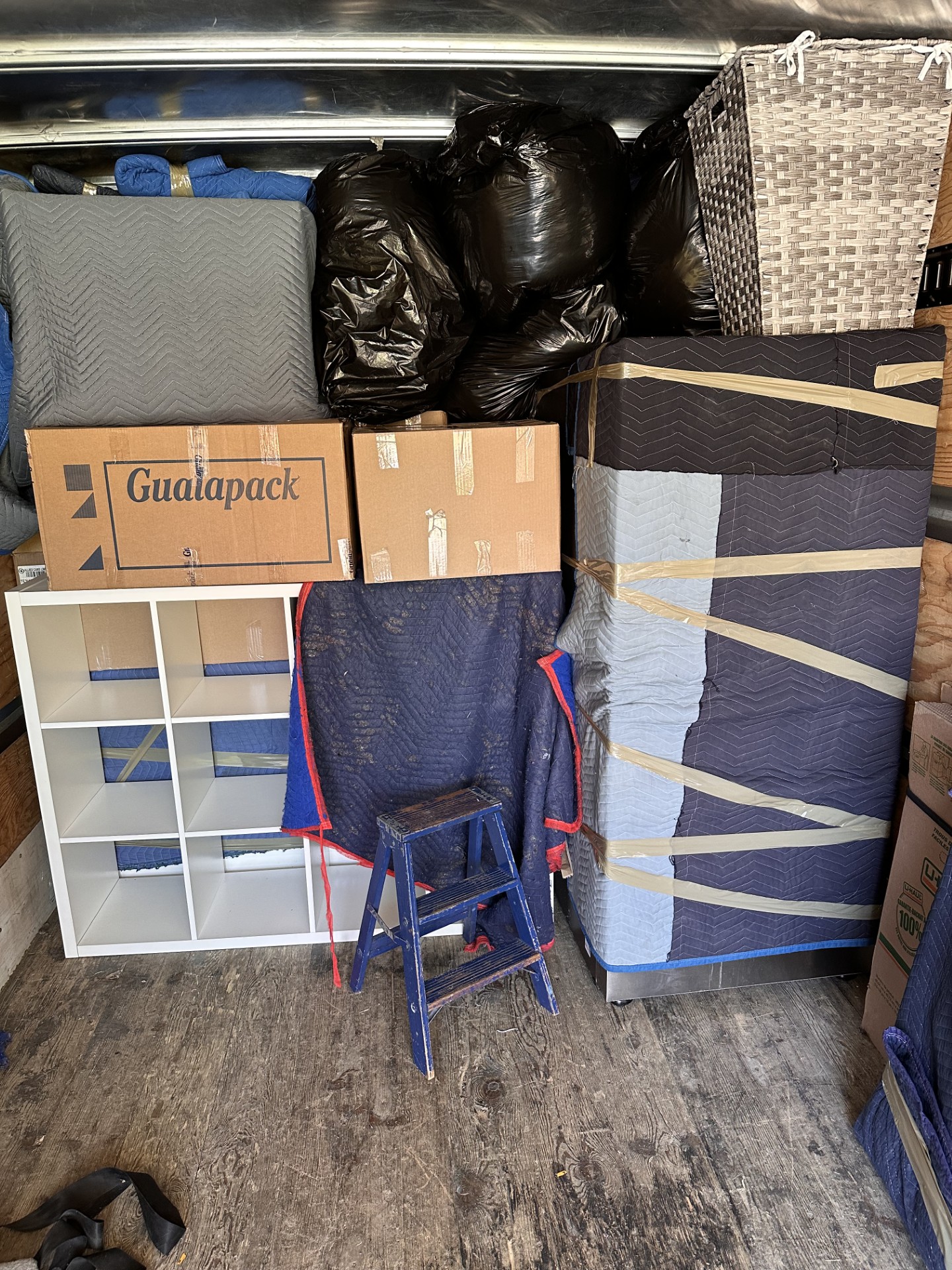 Moving pictures with trucks, boxes and movers