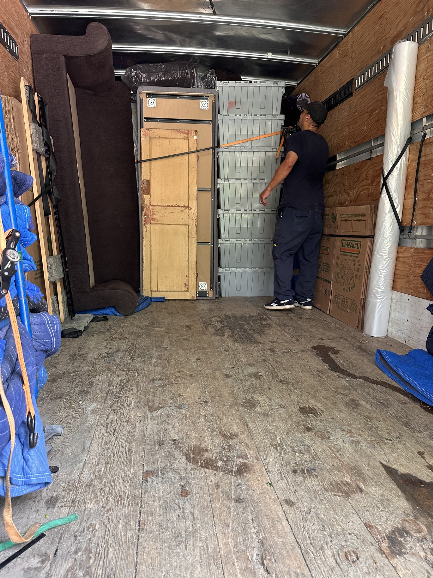 Moving pictures with trucks, boxes and movers