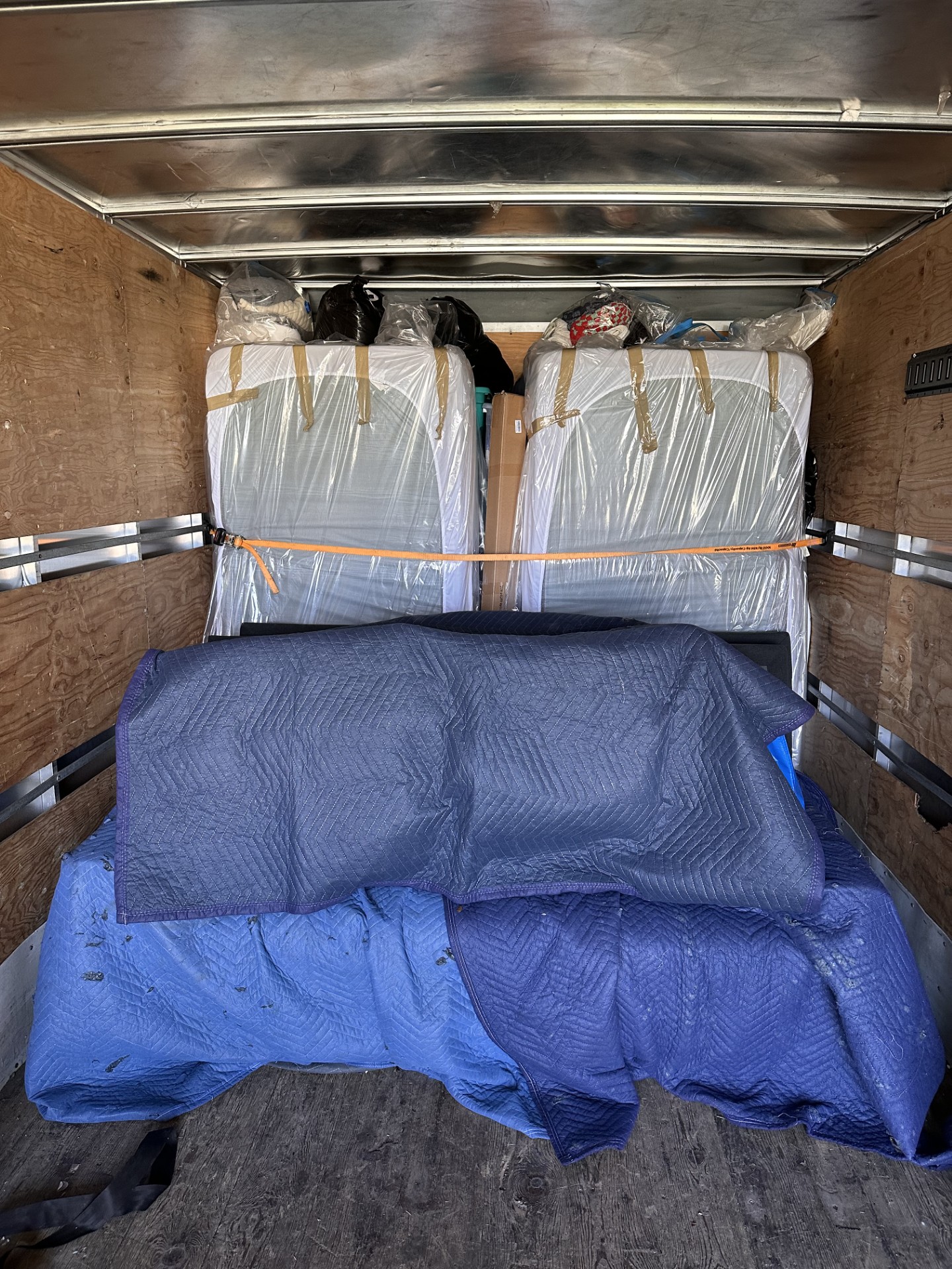Moving pictures with trucks, boxes and movers