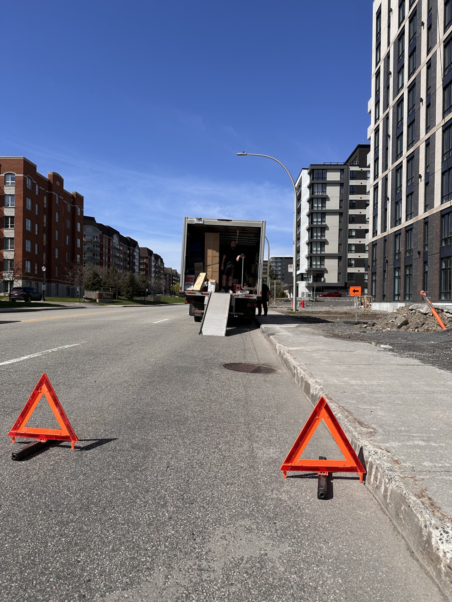 Moving pictures with trucks, boxes and movers