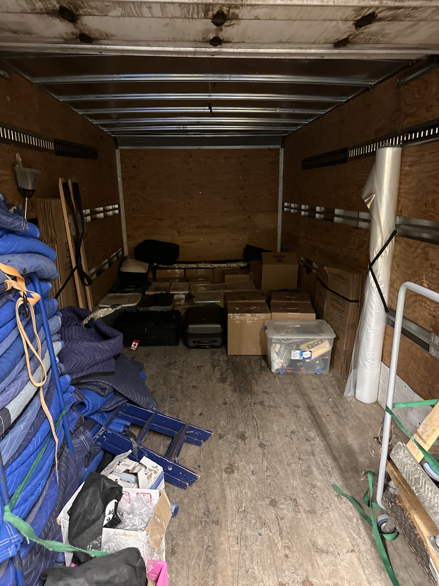 Moving pictures with trucks, boxes and movers