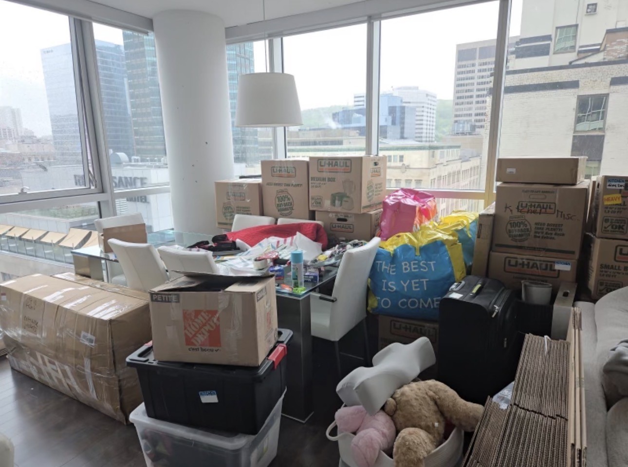 Moving pictures with trucks, boxes and movers