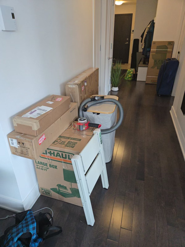 Moving pictures with trucks, boxes and movers