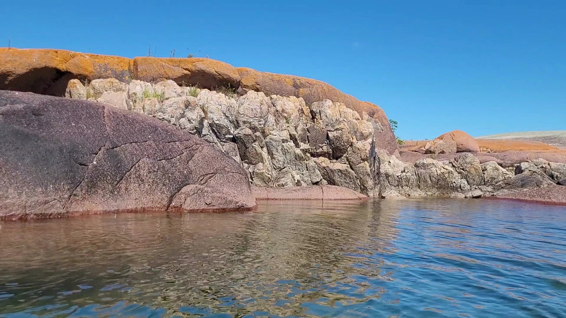 Stunning white quartzite and red granite on the Benjamin Islands in Northern Ontrario, Canada